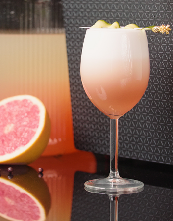 A finished Curiozity cocktail